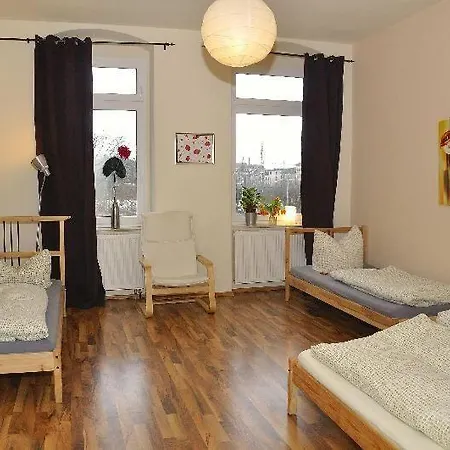 Grosse-fewo-dresden-neustadt-zentrum-l9 Apartment